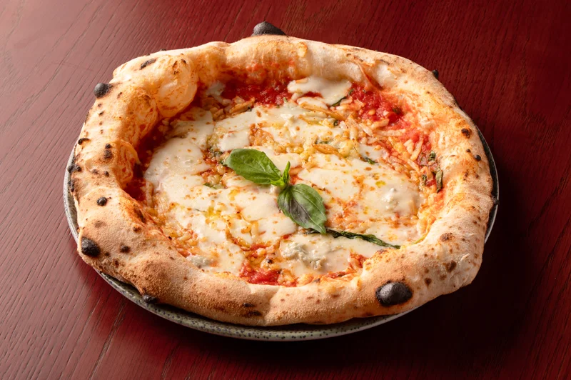 Quattro formaggi 1 Legfinomabb négysajtos nápolyi pizza, Csepel