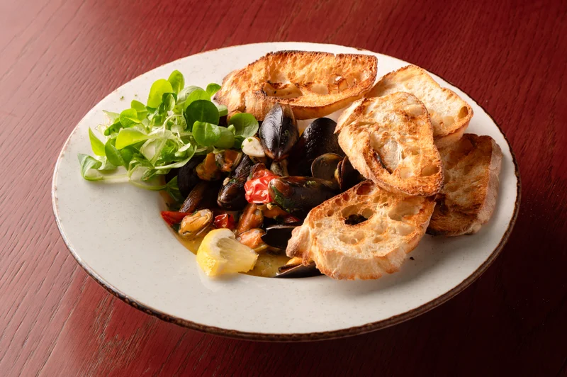 Cozze alla marinara 1 Fokhagymás fehérboros fekete kagyló, cozze alla marinara, Cavallino Csepel