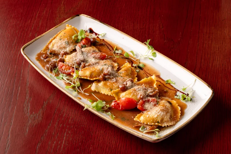 Ravioli con ossobuco 1 Ravioli con ossobuco marhalábszár-töltelékkel, Cavallino Csikó sétány