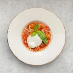 Spaghetti alla chitarra, pomodoro e burrata